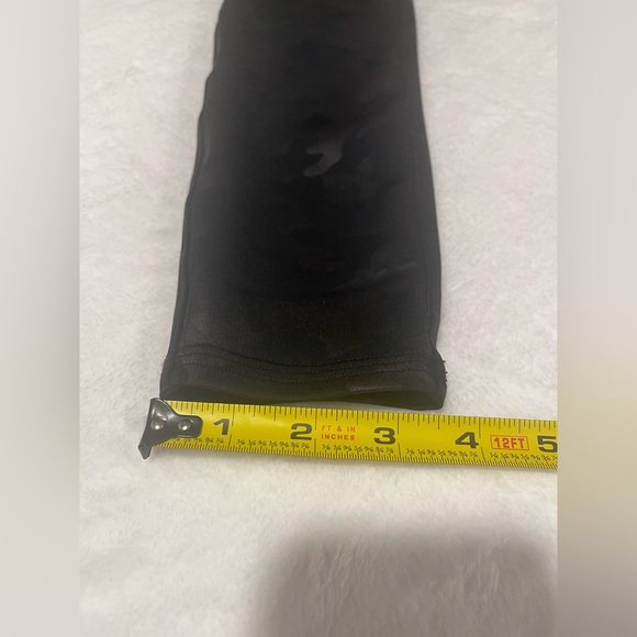 Black Camo Spanx Leggings-Size Medium - Picture 7 of 8